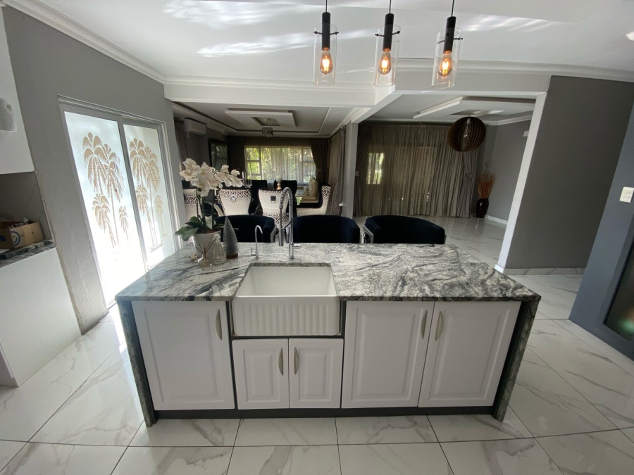 6 Bedroom Property for Sale in Protea Park North West